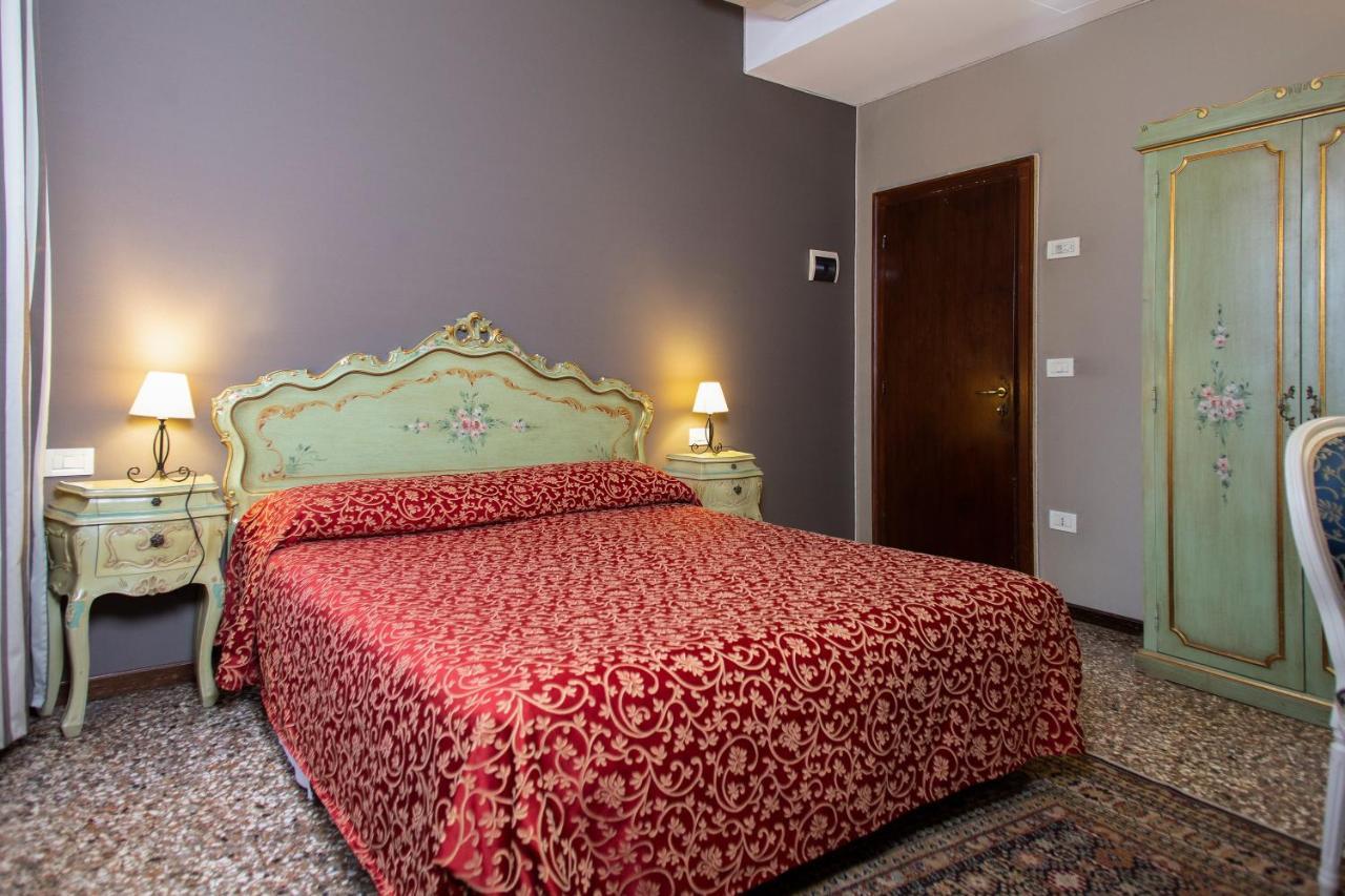 Double or Twin Room,968109031:JPEG